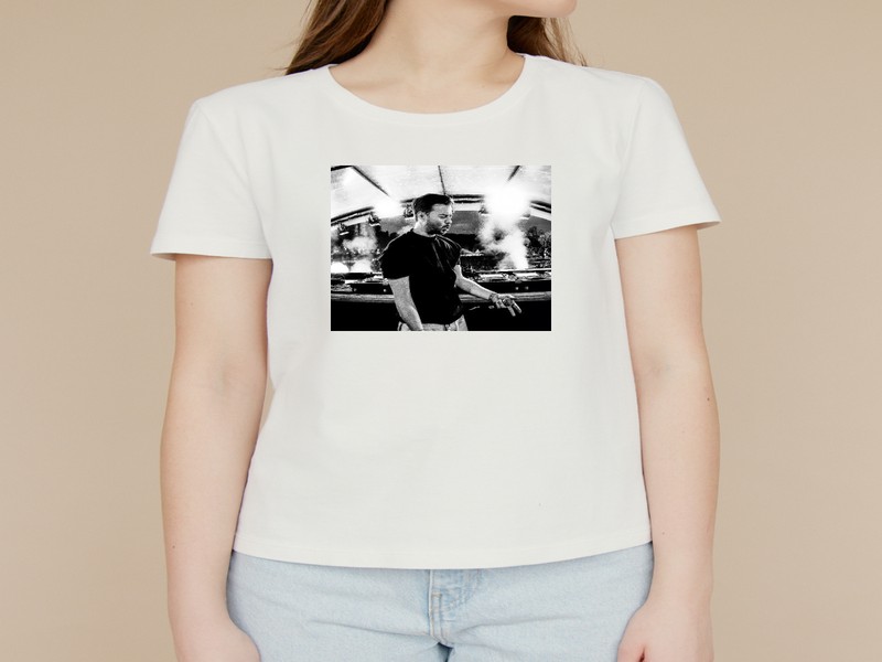 Exploring Quintino's Shop: Where Music and Fashion Converge